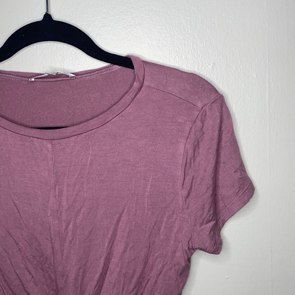 🎈Soft purple top with a knot in the front! - Picture 1 of 7